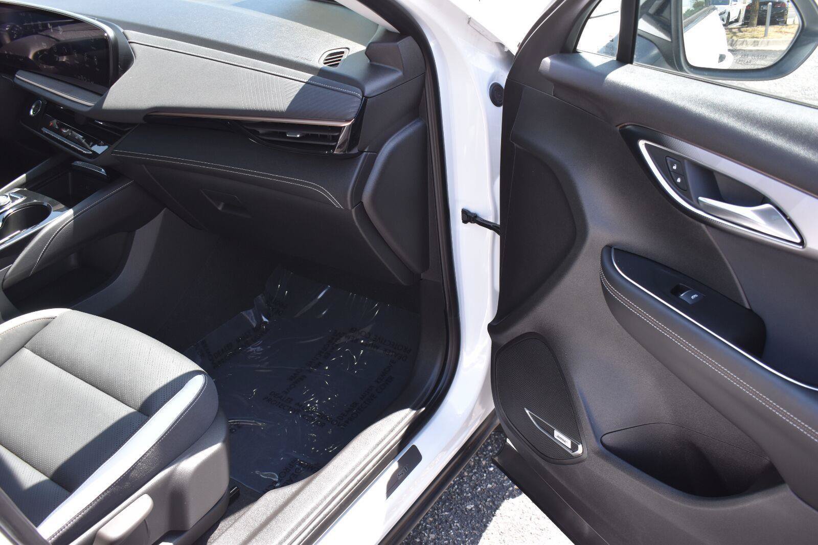 Used 2024 Buick Envision Sport Touring AWD/4WD image 15