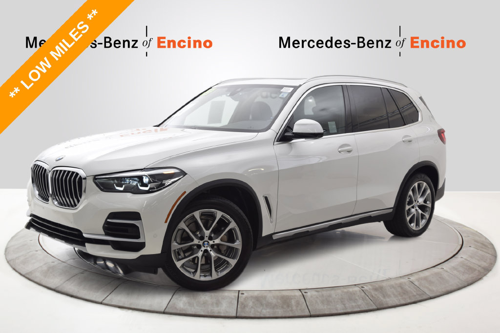 Used 2022 BMW X5 xDrive40i w/ Parking Assistance Package AWD/4WD image 1