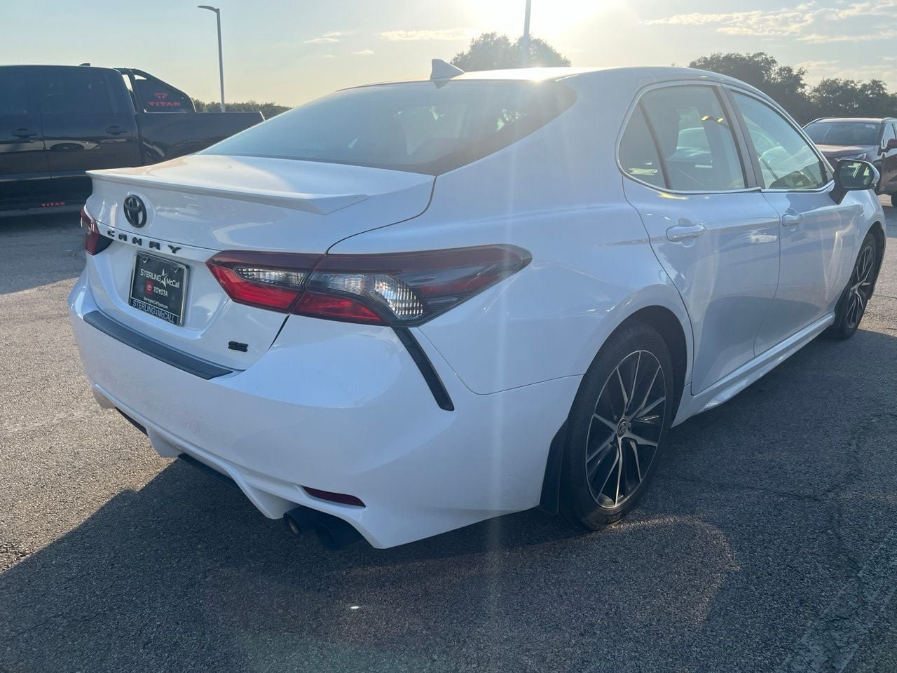 Used 2024 Toyota Camry SE FWD image 4