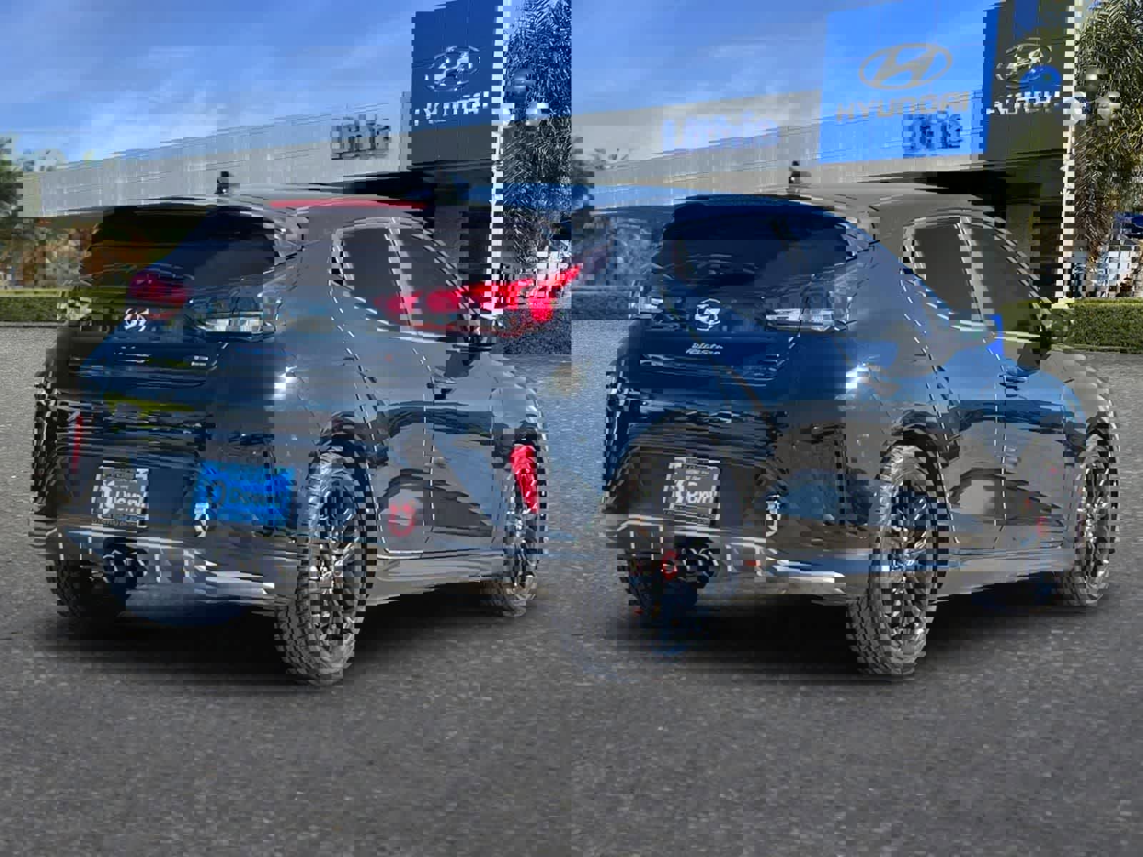 Used 2019 Hyundai Veloster Turbo R-Spec image 3