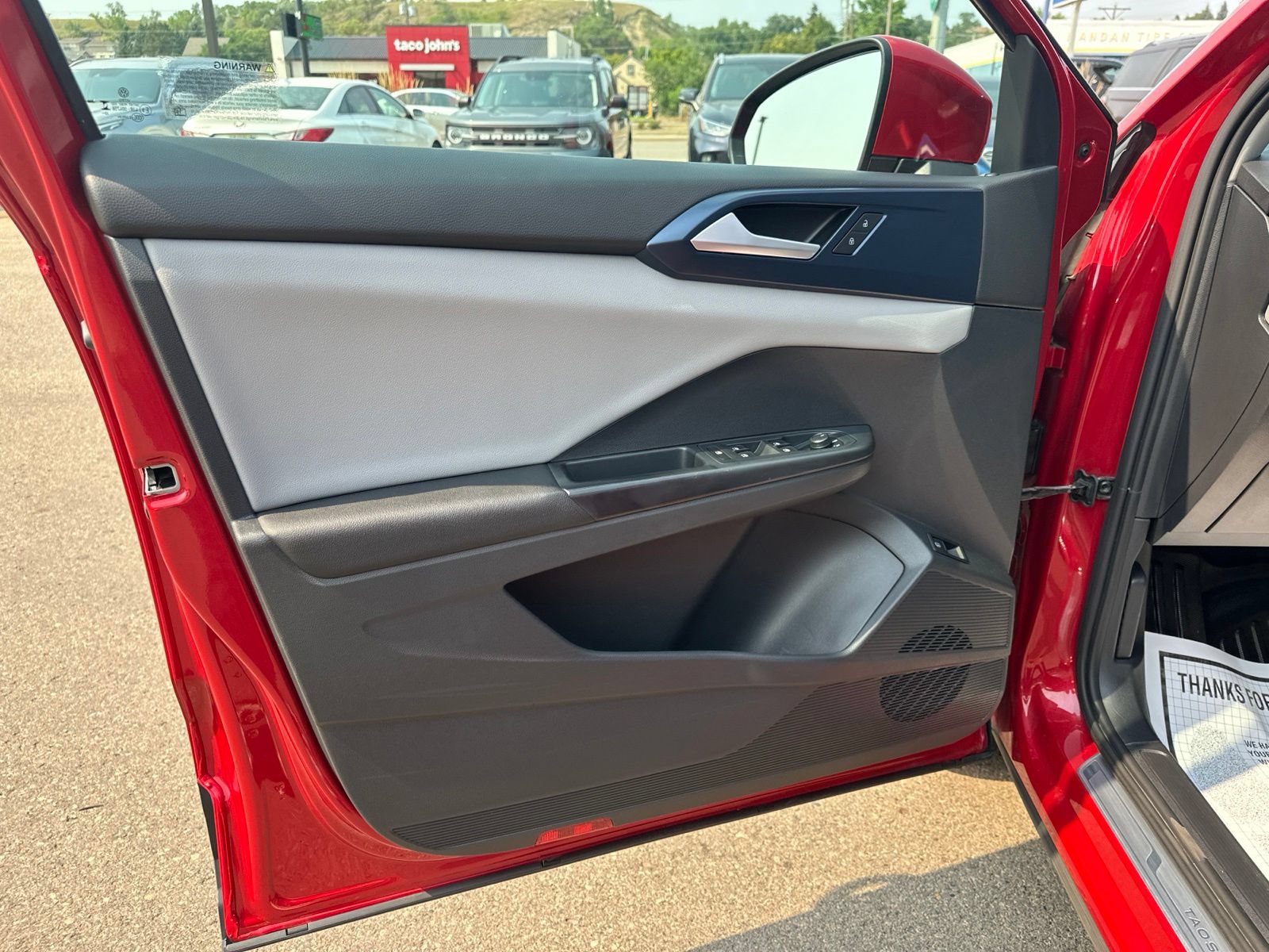Certified 2023 Volkswagen Taos SE w/ Panoramic Sunroof Package AWD/4WD image 16