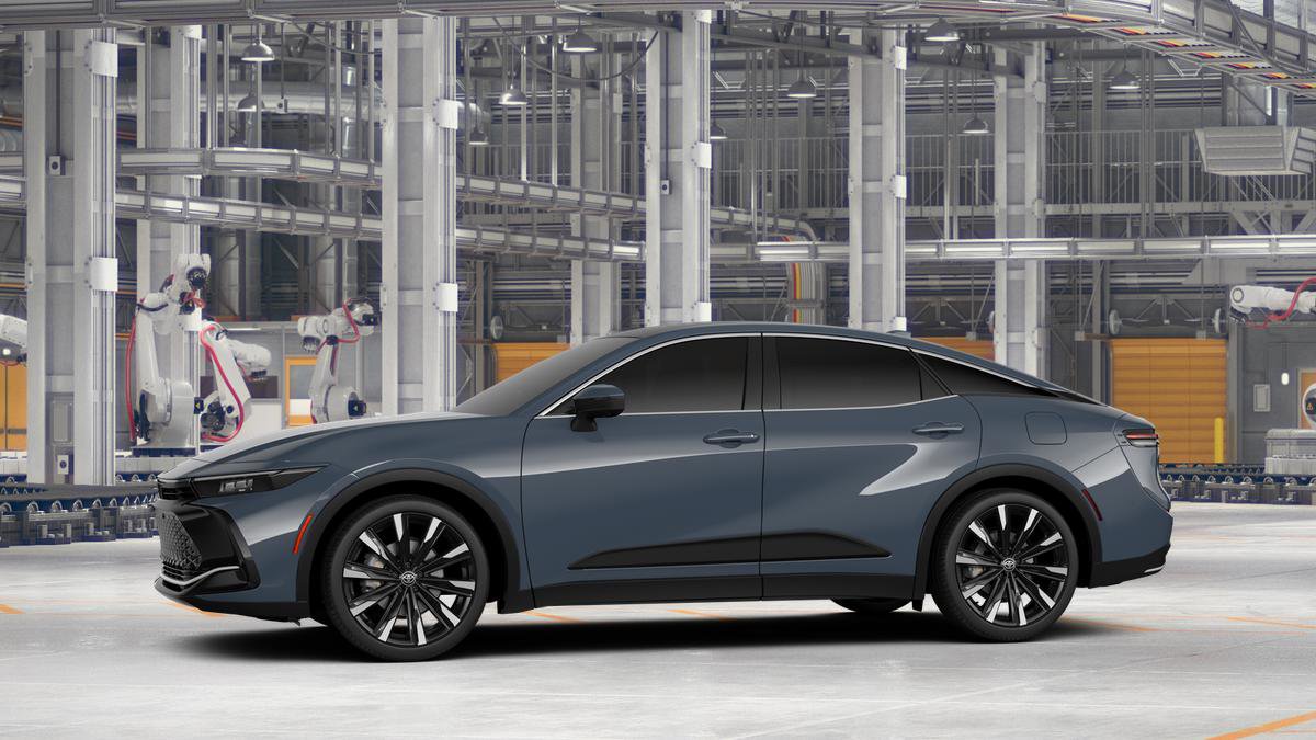 New 2026 Toyota Crown Platinum image 3