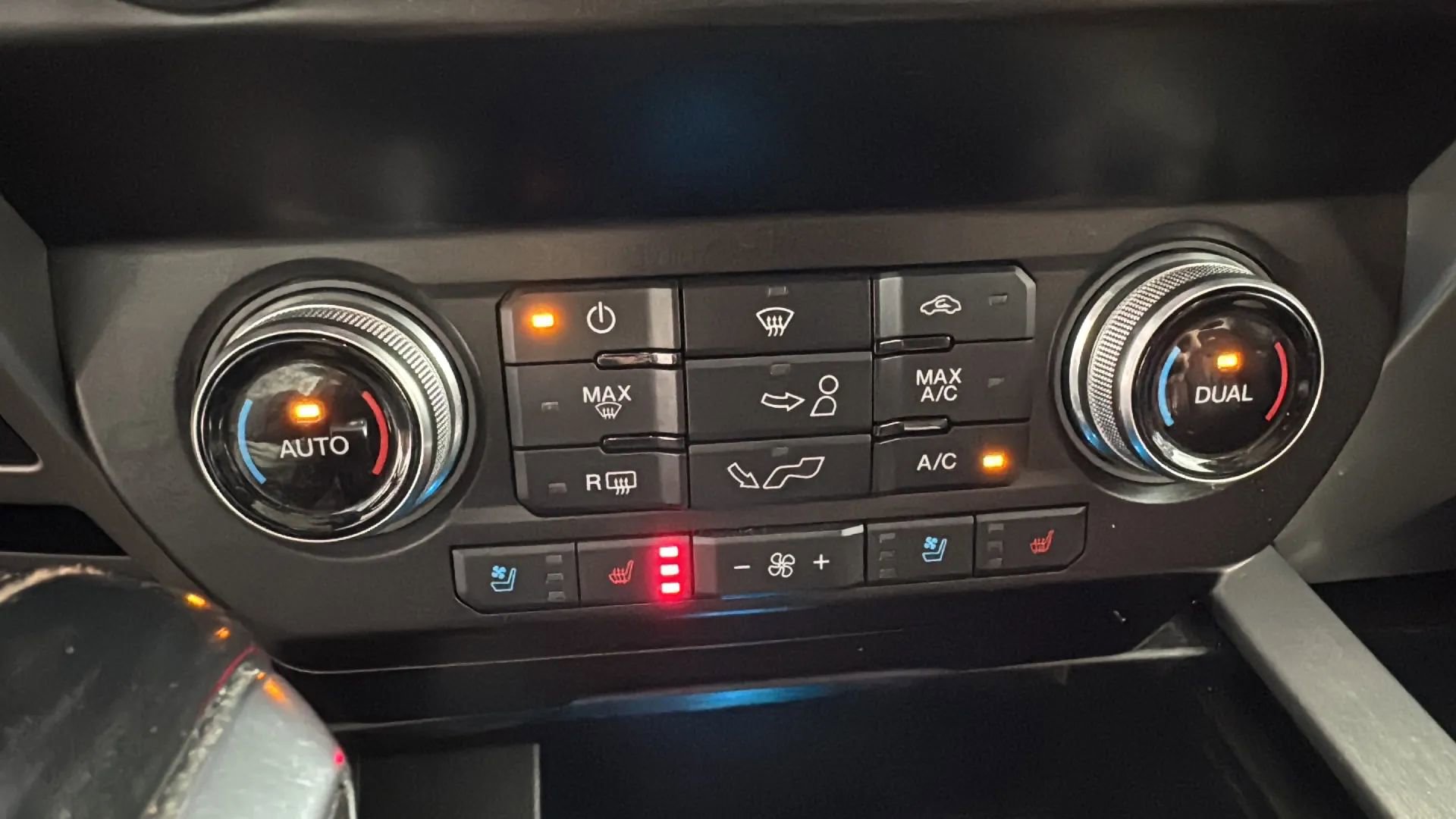 Used 2020 Ford F150 Platinum w/ Equipment Group 701A Luxury AWD/4WD image 23