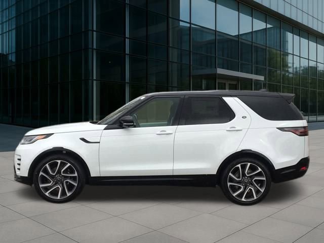 New 2024 Land Rover Discovery Metropolitan Edition image 2