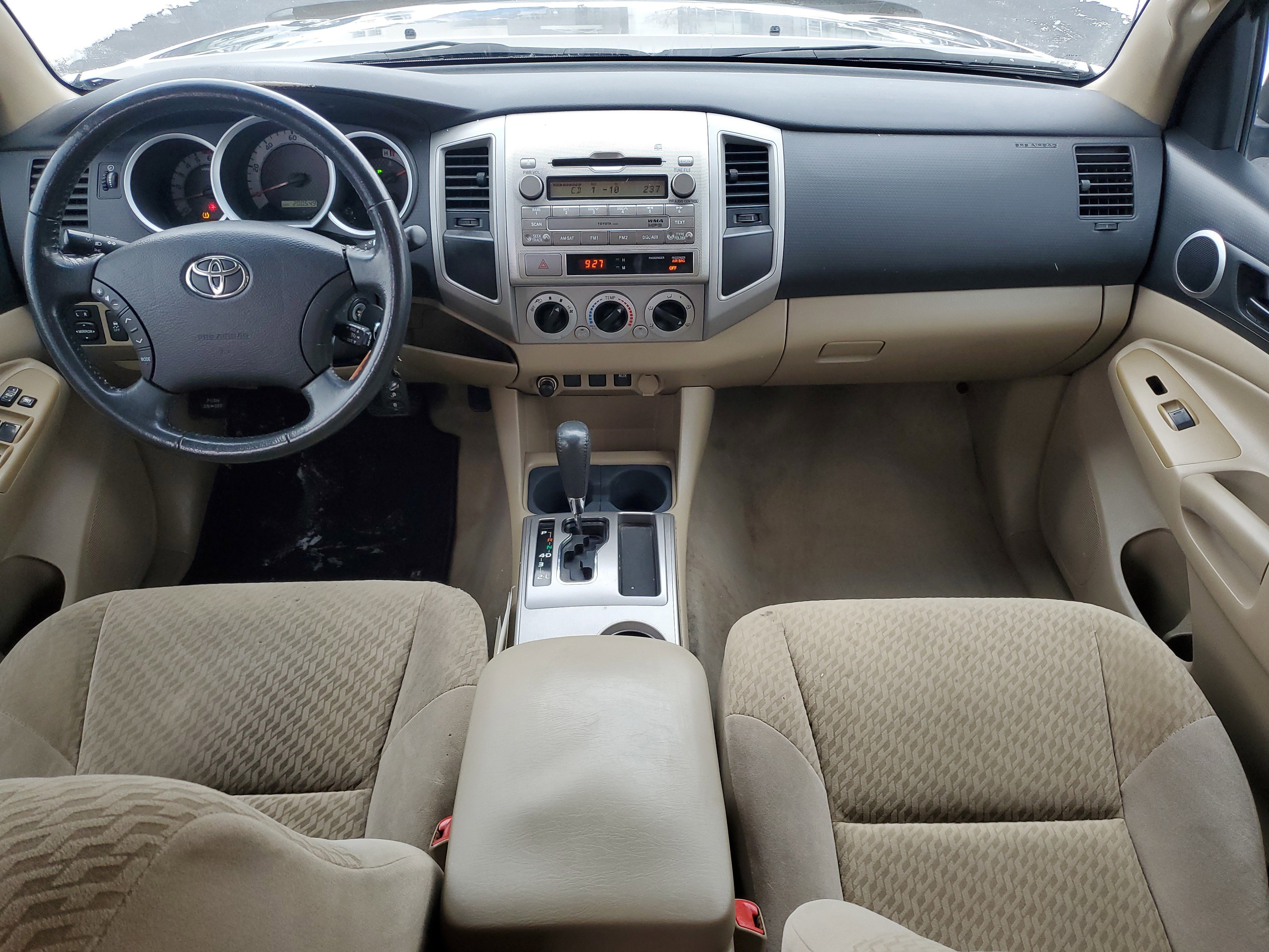 Used 2011 Toyota Tacoma PreRunner image 12