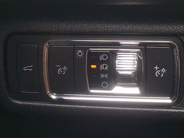 Used 2020 Lincoln Corsair AWD w/ Premium Package image 23