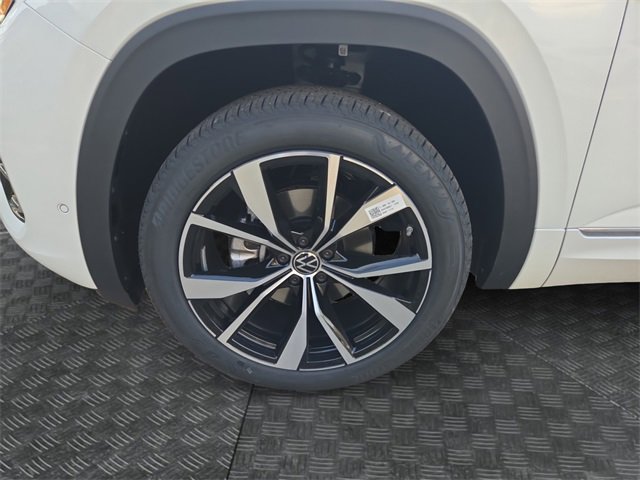 New 2026 Volkswagen Atlas Cross Sport SEL Premium R-Line image 9