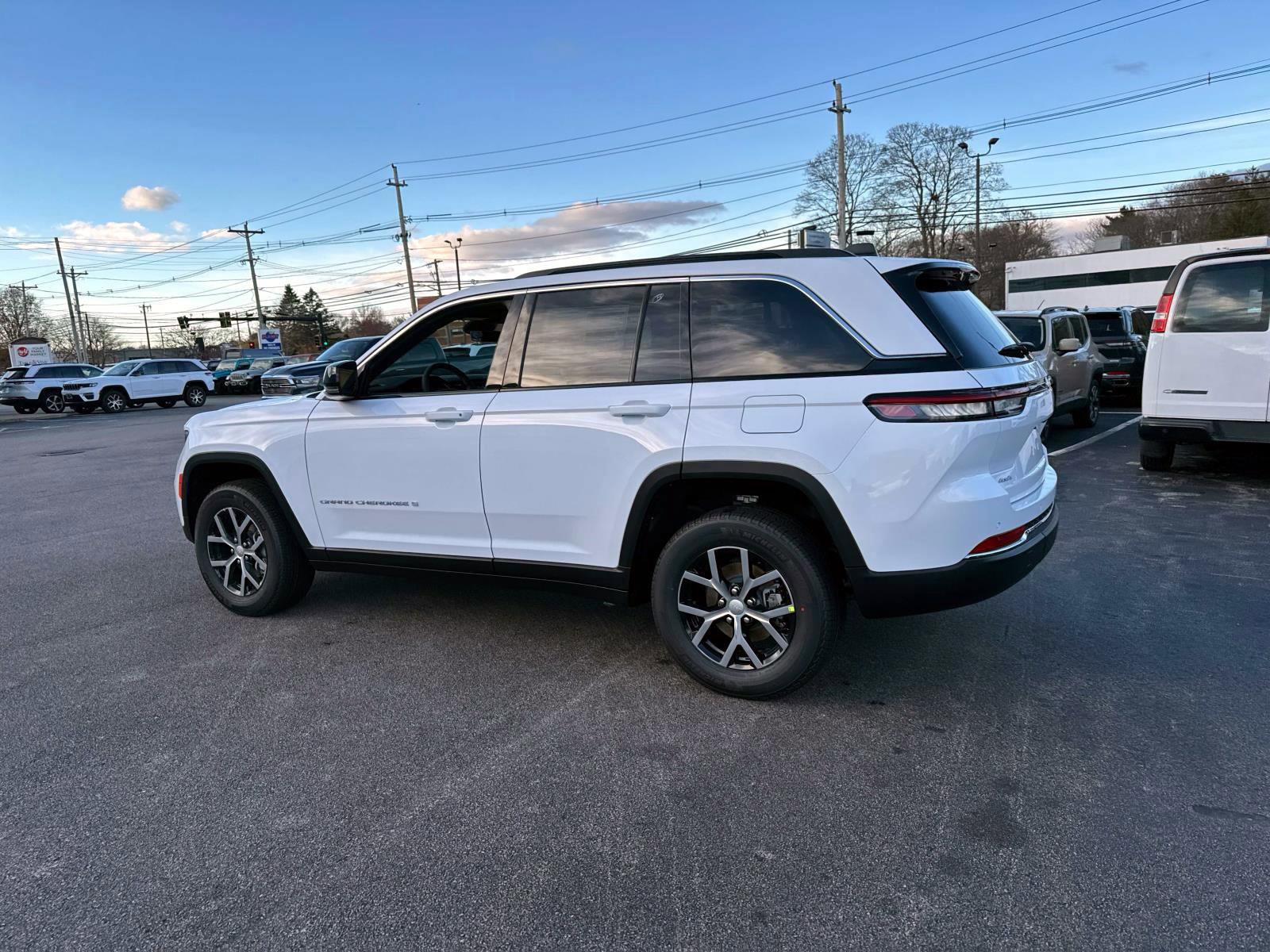 New 2025 Jeep Grand Cherokee Limited image 3