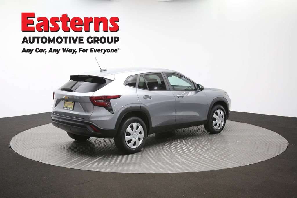 Used 2024 Chevrolet Trax LS FWD image 40