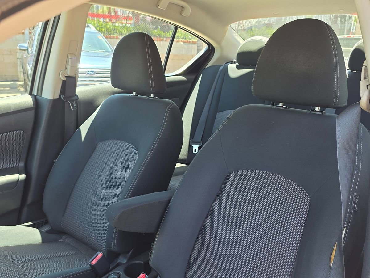 Used 2017 Nissan Versa FWD image 19