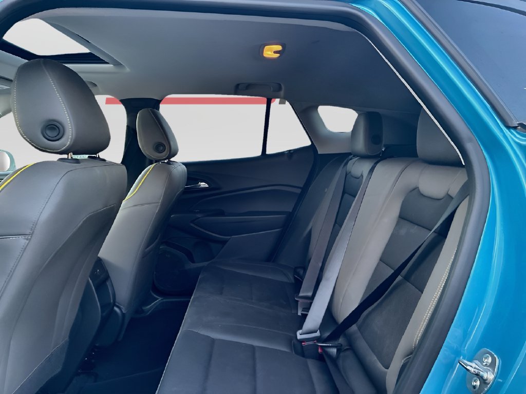 Used 2025 Chevrolet Trax ACTIV w/ Sunroof Package FWD image 23