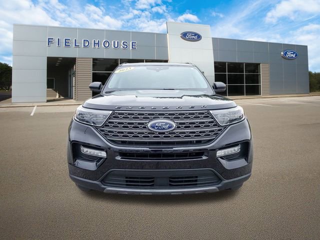 Used 2023 Ford Explorer XLT w/ Equipment Group 202A image 8