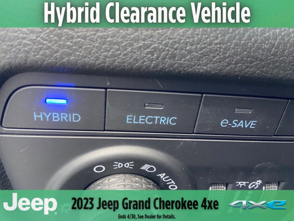 New 2023 Jeep Grand Cherokee Trailhawk w/ Advanced Protech Group II image 24