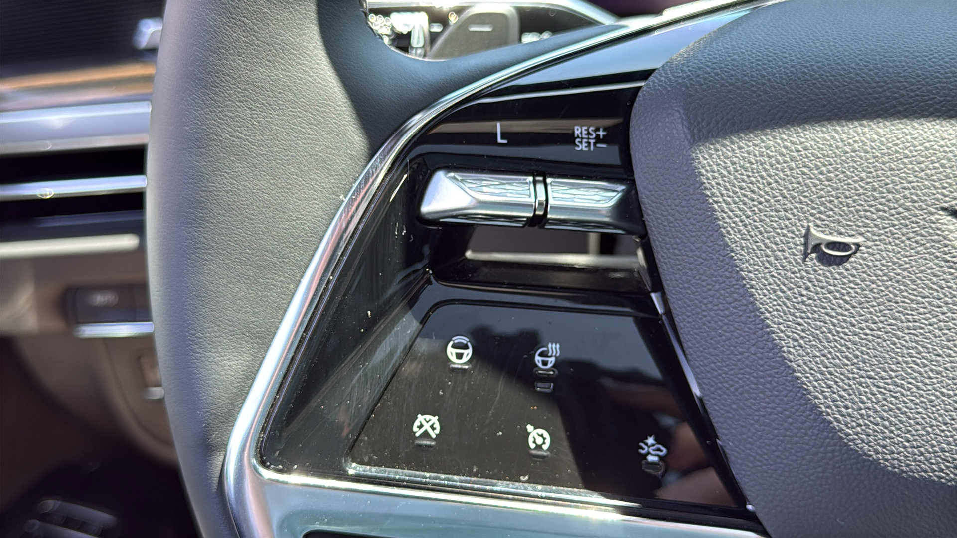 Certified 2026 Cadillac Escalade Luxury w/ Touring Package AWD/4WD image 16