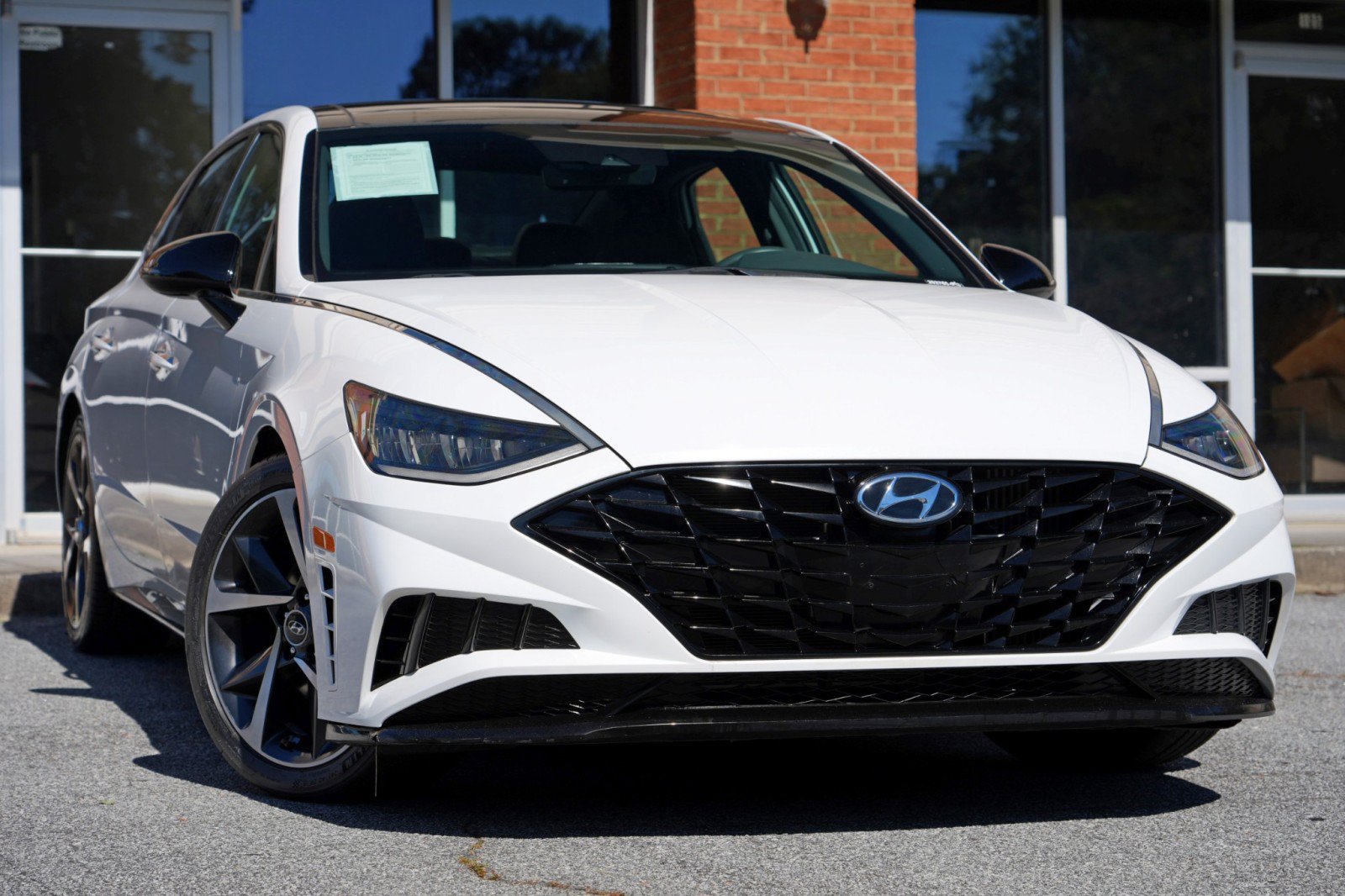 Used 2023 Hyundai Sonata SEL Plus FWD image 2