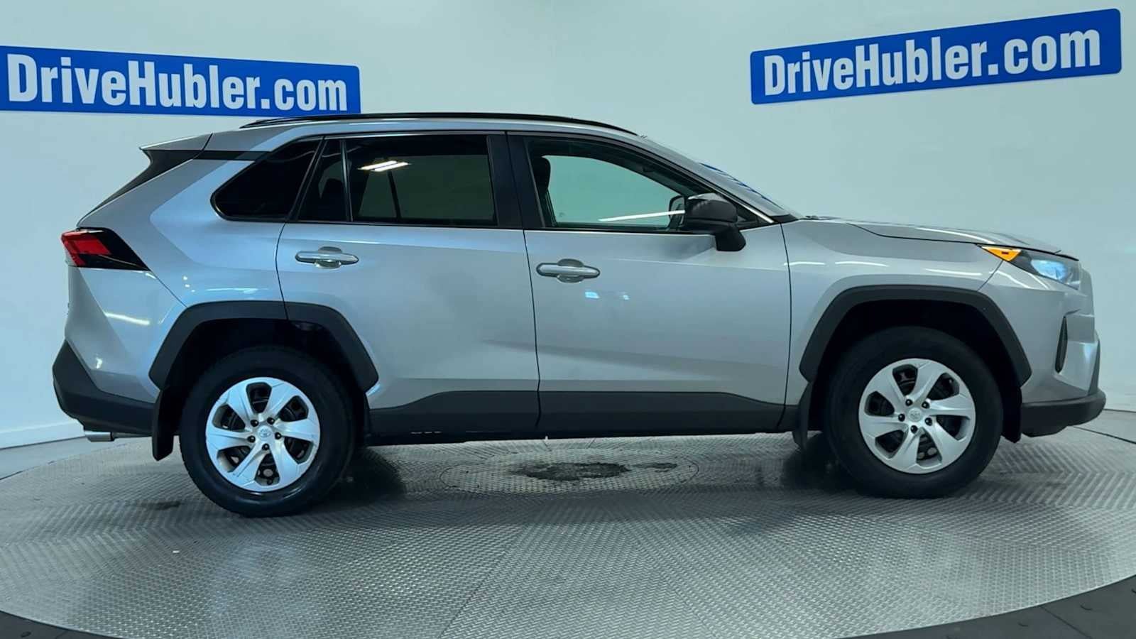 Used 2019 Toyota RAV4 LE w/ Carpet Mat Package AWD/4WD image 9