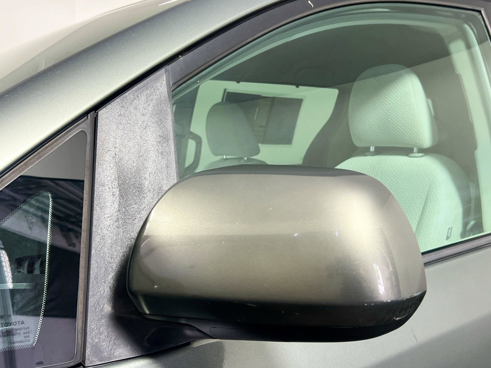 Used 2013 Toyota Sienna LE w/ Towing Pkg image 11