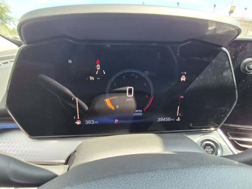 Used 2025 Chevrolet Trax LT w/ LT Convenience Package FWD image 6