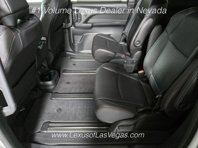Used 2025 Toyota Sienna XSE w/ XSE Plus Package FWD image 15