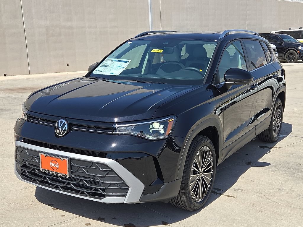 Certified 2025 Volkswagen Taos SE FWD image 6