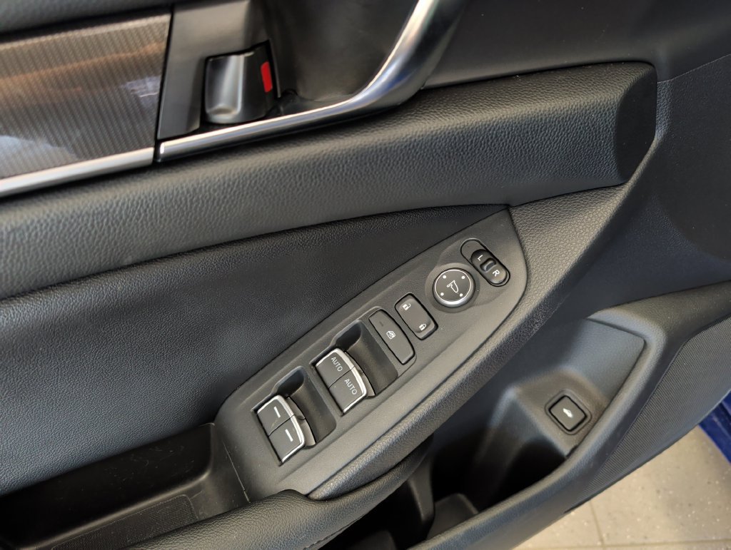 Used 2020 Honda Accord Sport image 14