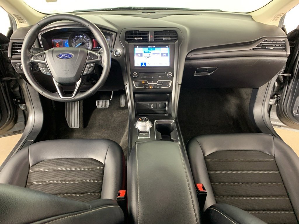 Used 2018 Ford Fusion SE w/ Equipment Group 201A image 32