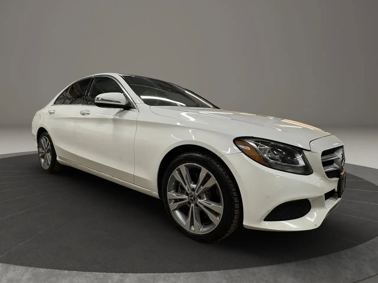Used 2018 Mercedes-Benz C 300 4MATIC Sedan image 2