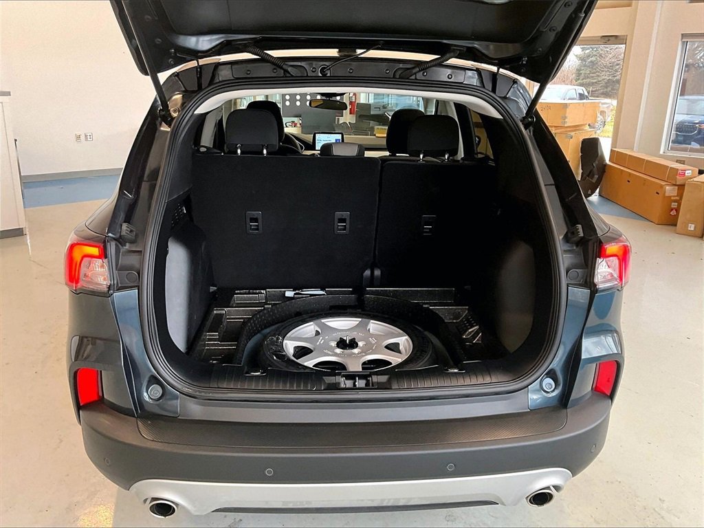 Used 2022 Ford Escape SE w/ Cold Weather Package image 34