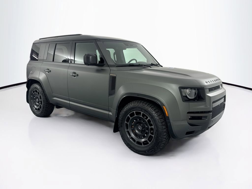 Used 2025 Land Rover Defender 110 image 3