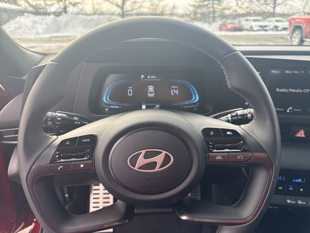 Certified 2025 Hyundai Elantra Sport image 19