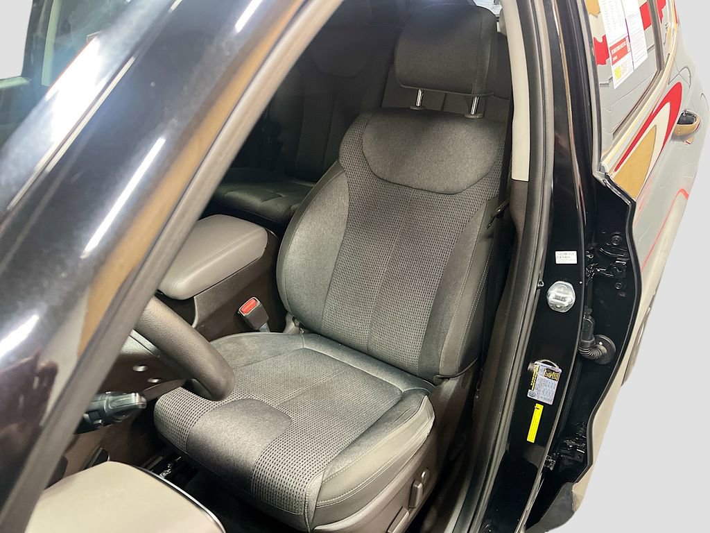 Used 2019 Hyundai Santa Fe SEL image 18