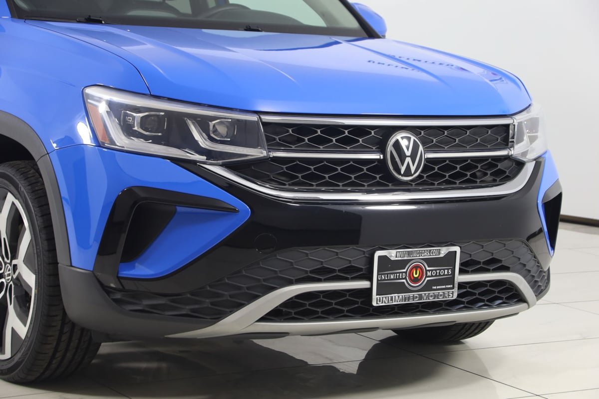 Used 2022 Volkswagen Taos SEL w/ Panoramic Sunroof Package AWD/4WD image 36