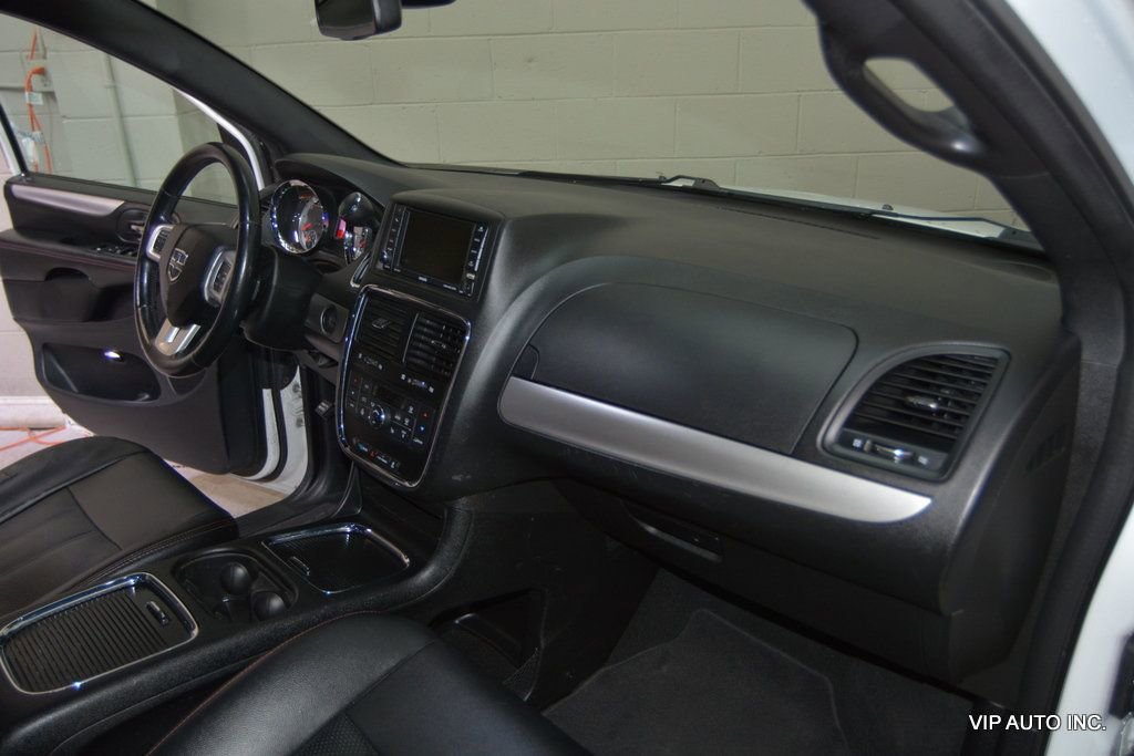 Used 2019 Dodge Grand Caravan GT image 16