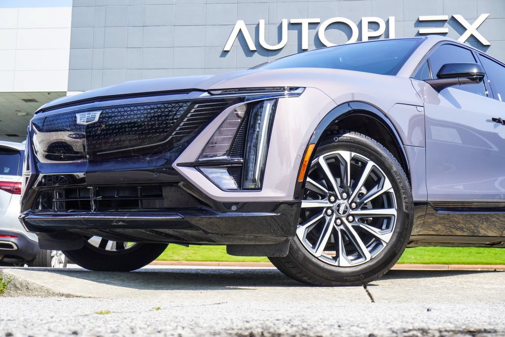 Used 2024 Cadillac Lyriq Sport AWD/4WD image 2
