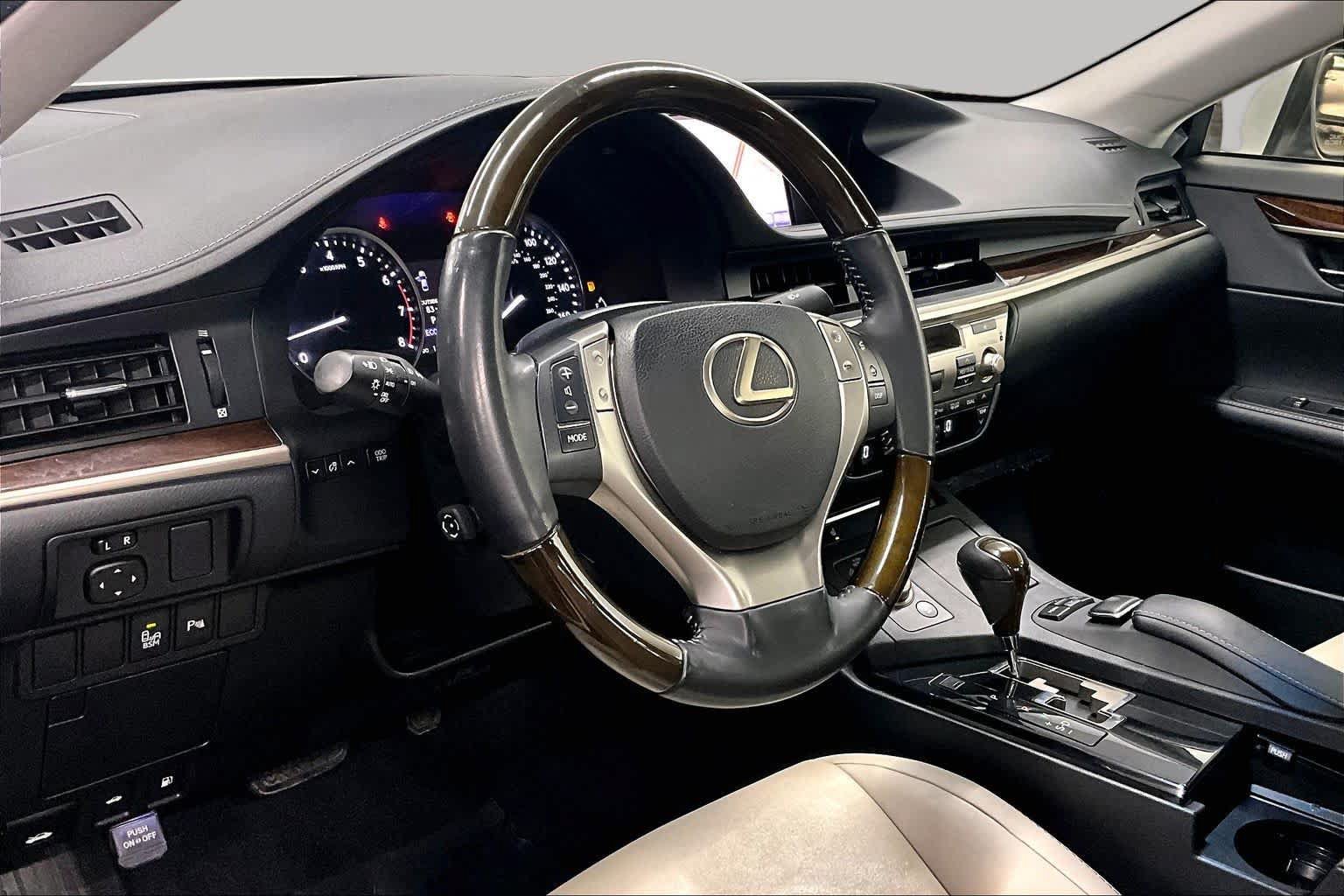 Used 2013 Lexus ES 350 w/ Premium Pkg FWD image 17