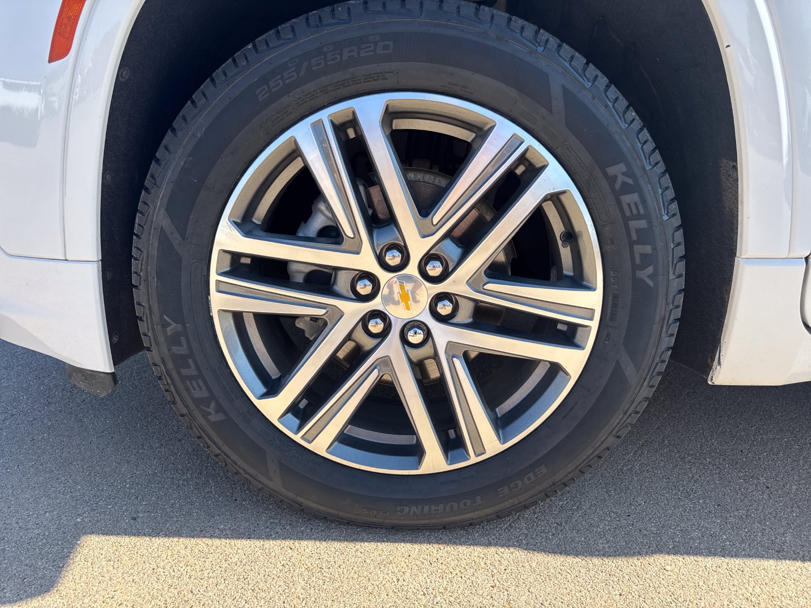 Used 2023 Chevrolet Traverse High Country w/ LPO, Floor Liner Package AWD/4WD image 28
