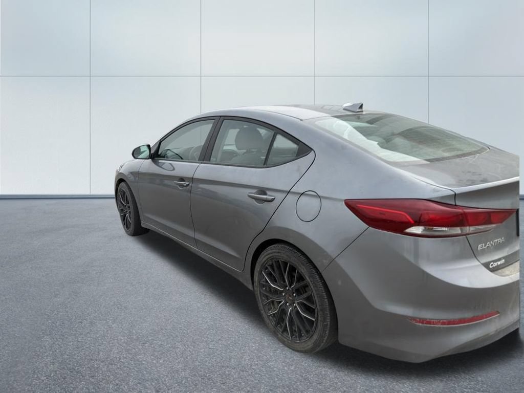 Used 2018 Hyundai Elantra SEL w/ Cargo Package FWD image 3
