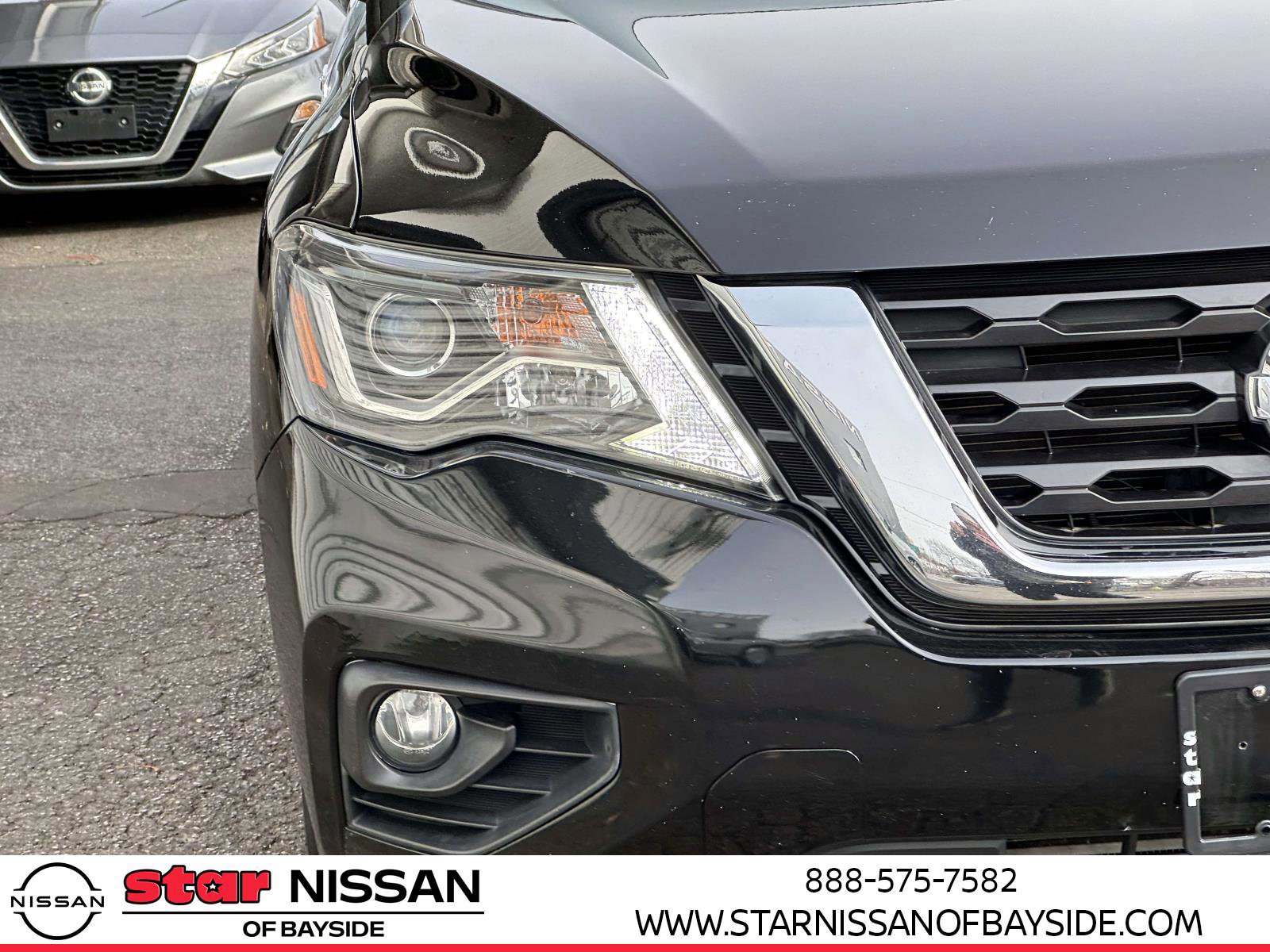 Used 2019 Nissan Pathfinder SV image 9