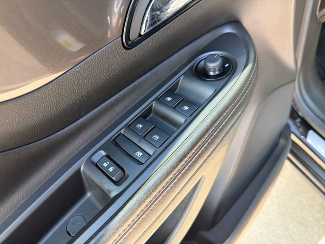 Used 2021 Buick Encore Preferred AWD/4WD image 13