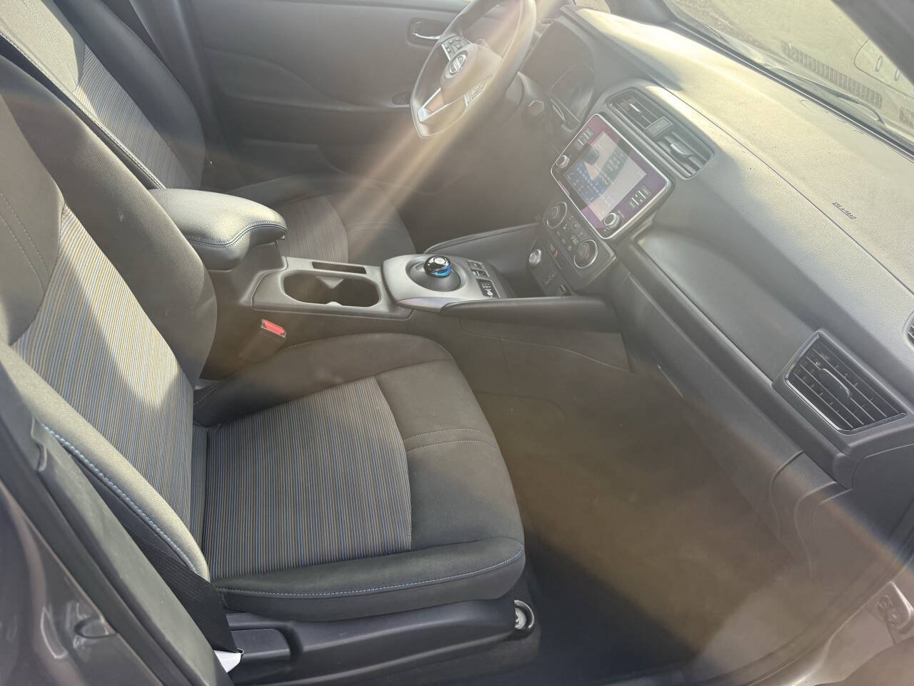 Used 2022 Nissan Leaf S FWD image 14