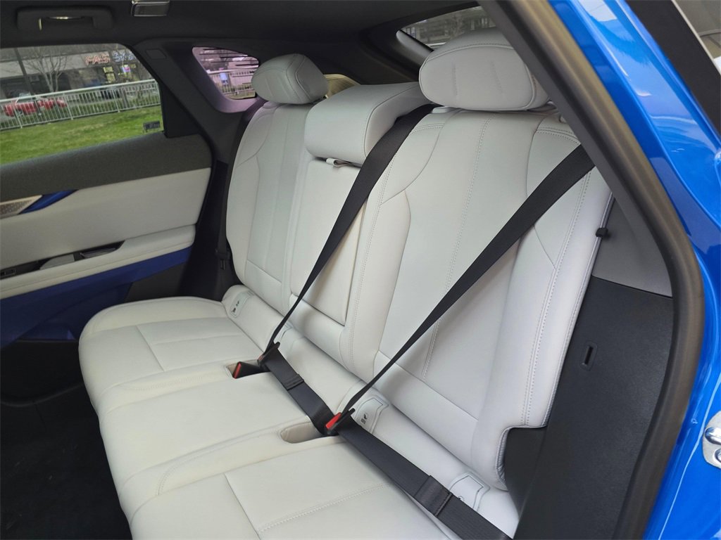 New 2026 Cadillac Optiq Luxury 1 image 17