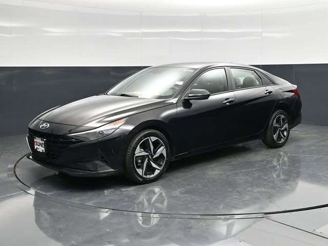 Used 2023 Hyundai Elantra SEL w/ Convenience Package FWD image 3