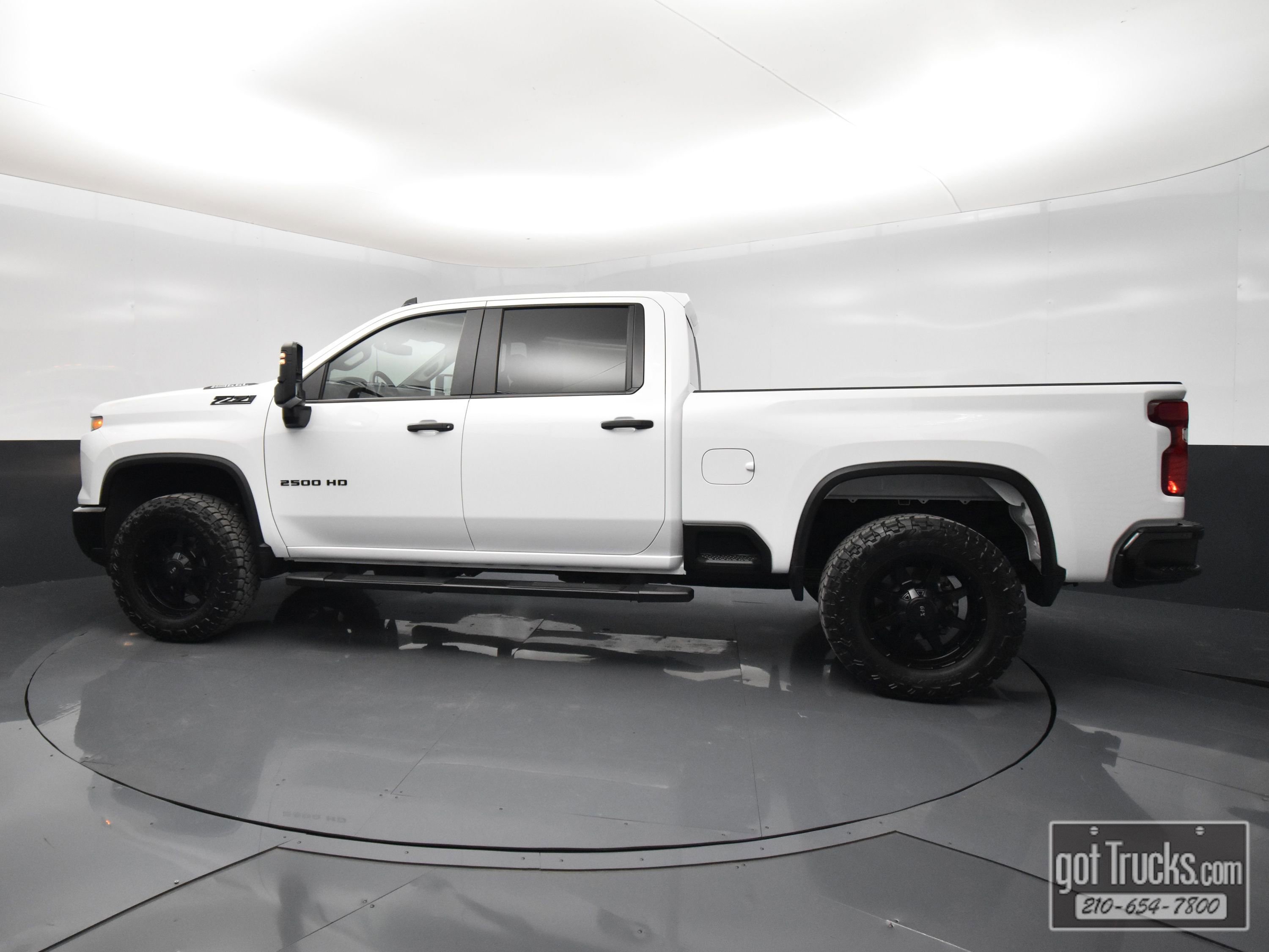 Used 2024 Chevrolet Silverado 2500 Custom w/ Custom Value Package AWD/4WD image 3