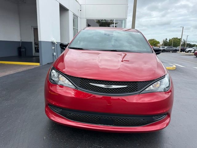 New 2026 Chrysler Voyager LX image 2