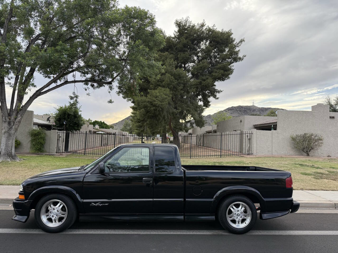 Used 2002 Chevrolet S10 Pickup LS w/ LS Preferred Equipment Group image 5