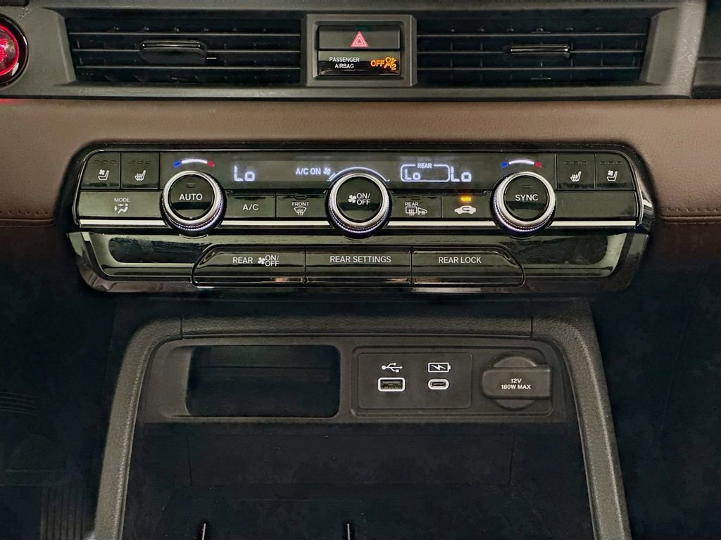 Used 2023 Honda Pilot Elite image 16