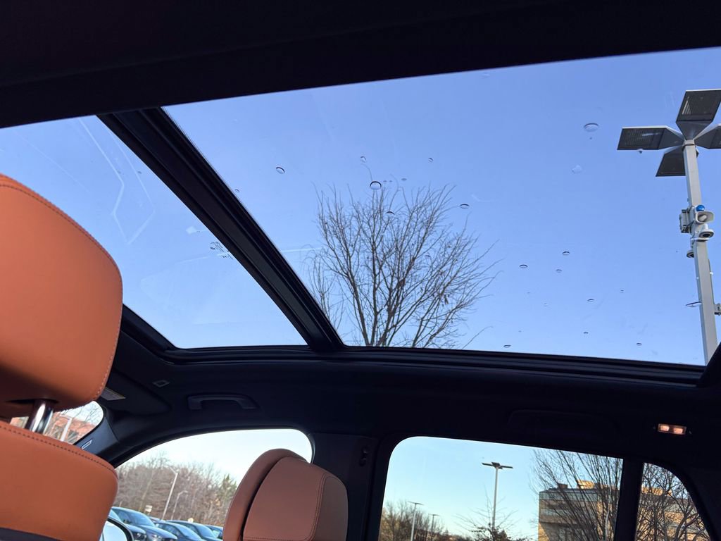 New 2026 BMW X5 xDrive50e w/ M Sport Package image 9