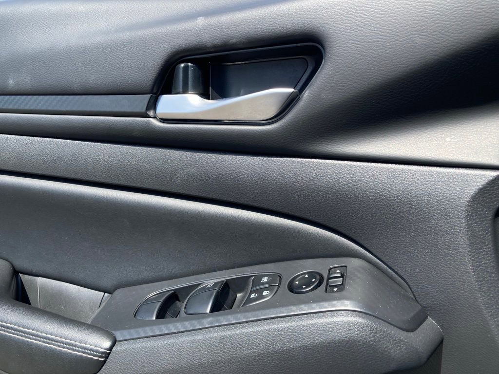 Used 2025 Nissan Altima 2.5 SV image 10