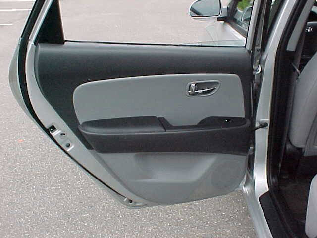 Used 2010 Hyundai Elantra GLS image 12