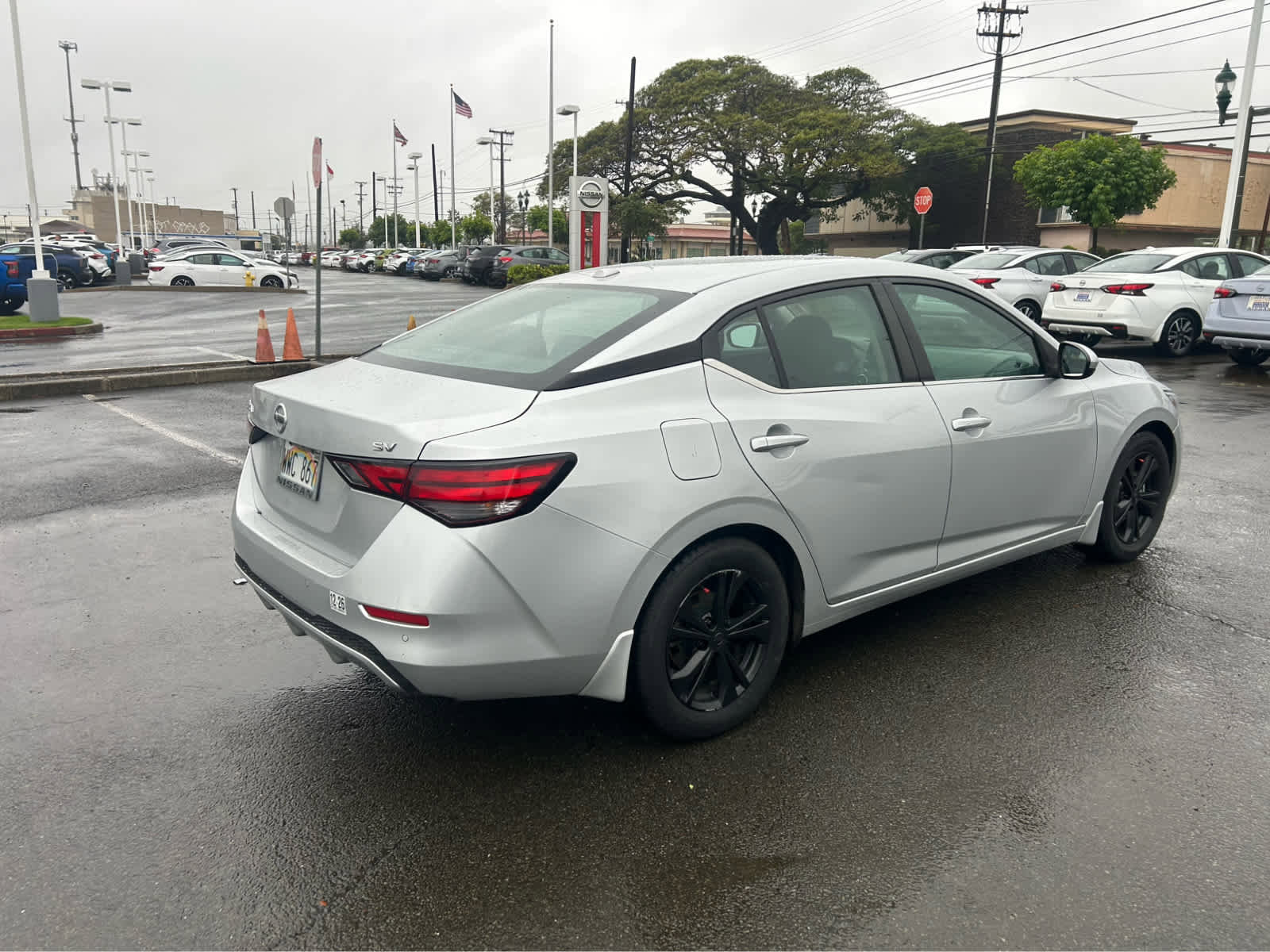 Used 2023 Nissan Sentra SV image 3